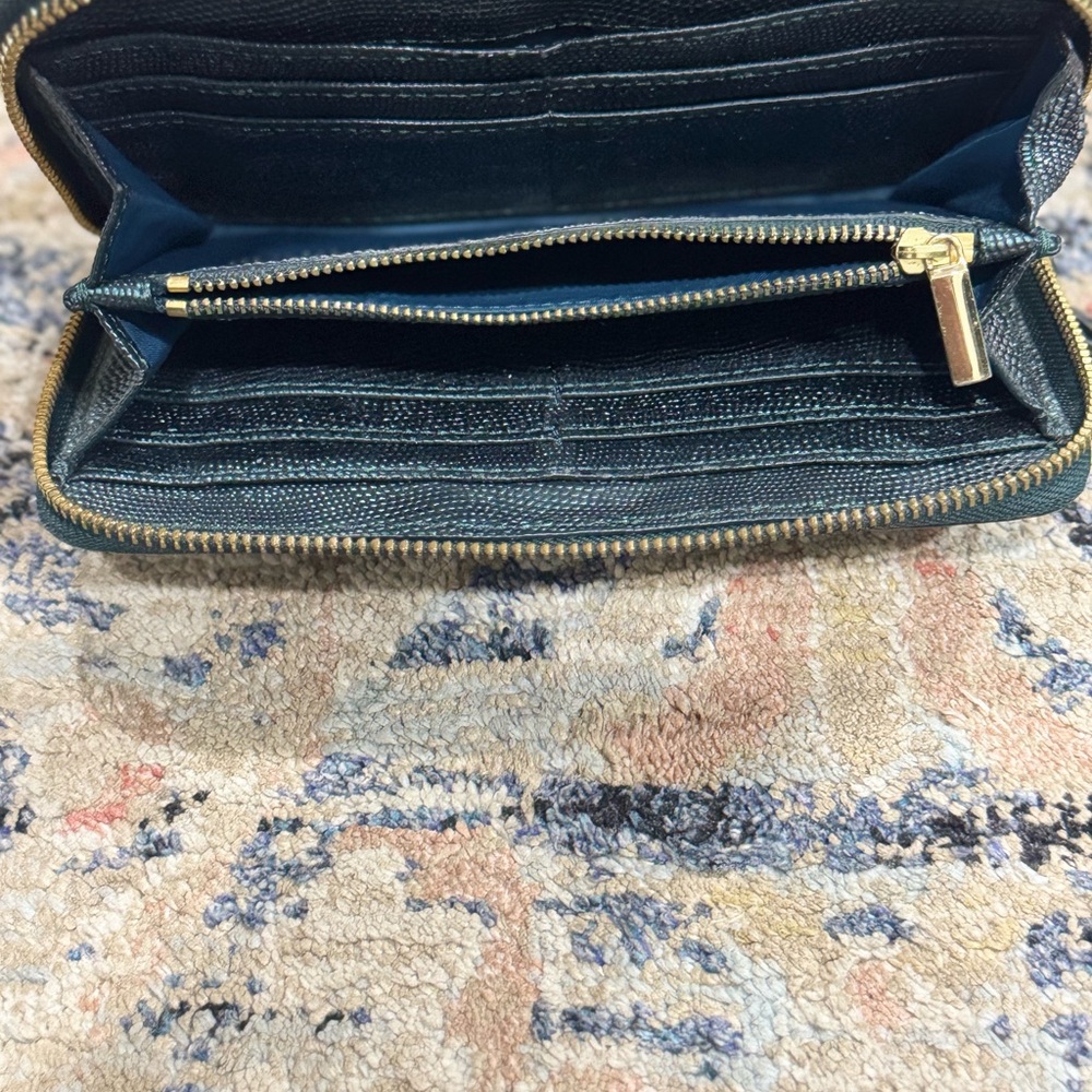 Tory Burch Textured Dark Green Wallet - Picture 8 of 8